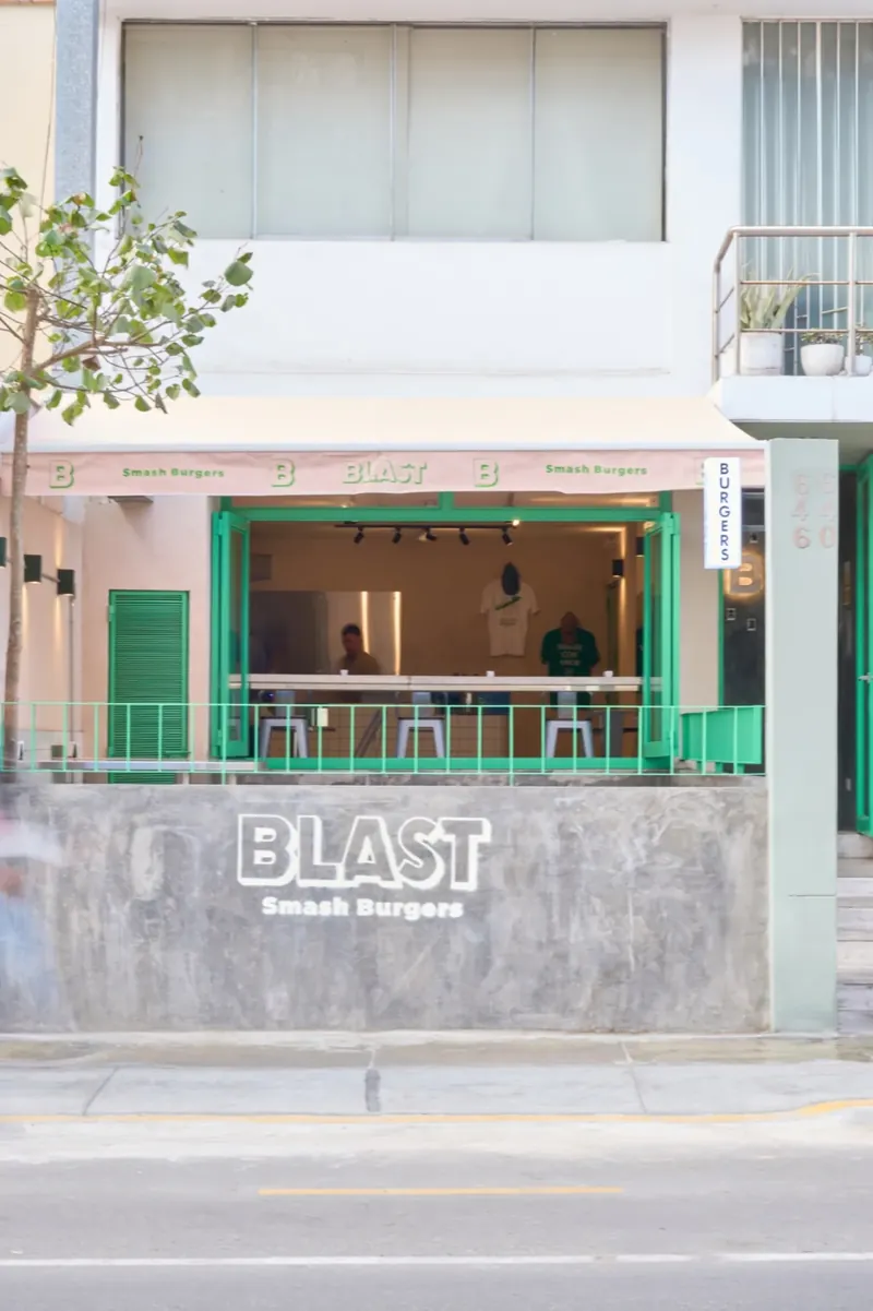 Fachada del local Blast Smash Burgers en Miraflores